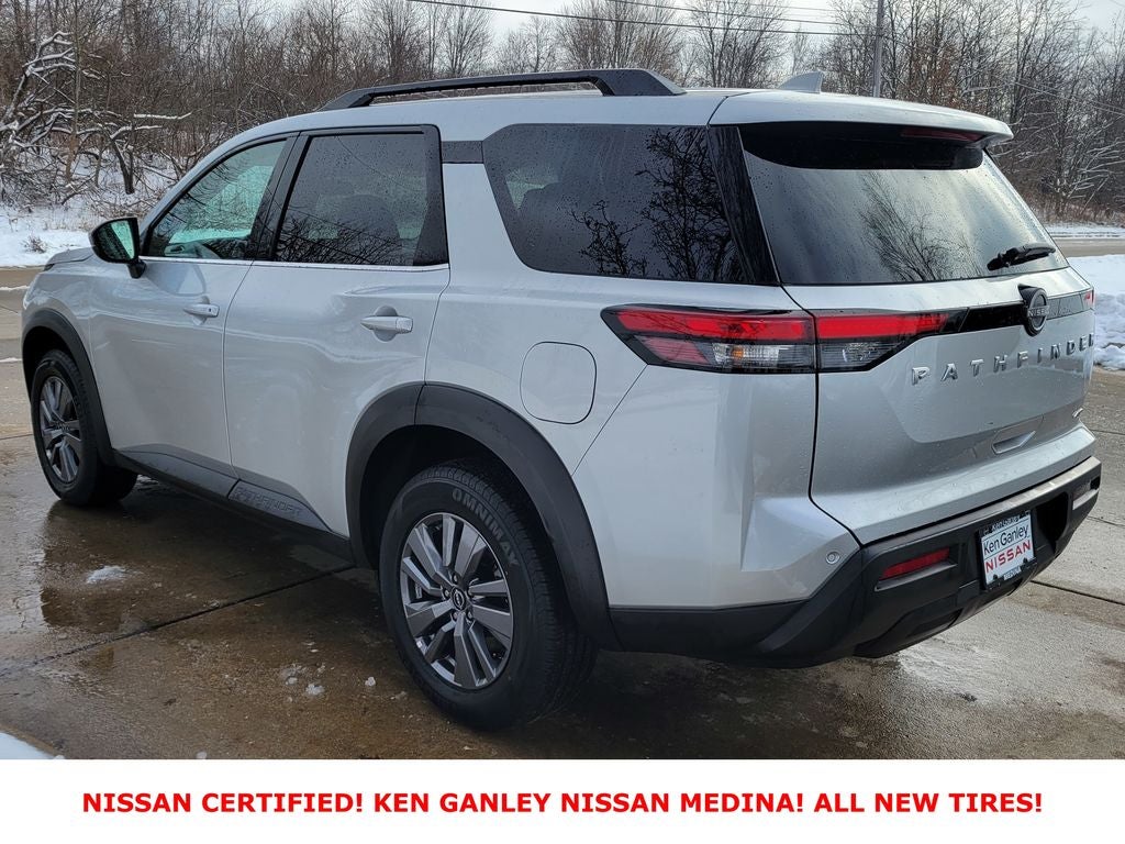 2025 Nissan Pathfinder SV