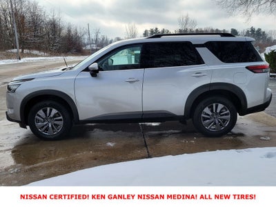 2025 Nissan Pathfinder SV