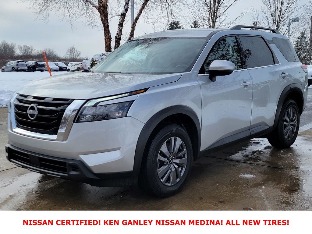 2025 Nissan Pathfinder SV