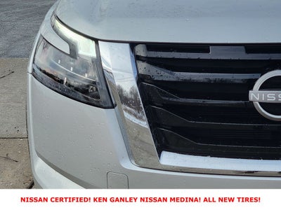 2025 Nissan Pathfinder SV