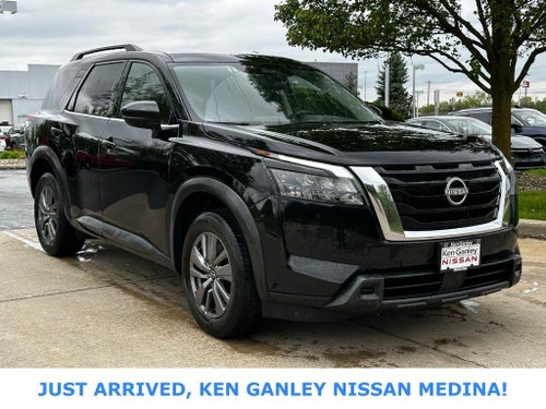 2025 Nissan Pathfinder SV
