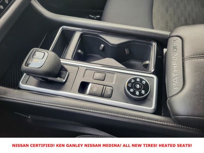 2025 Nissan Pathfinder SV