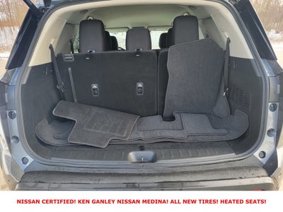 2025 Nissan Pathfinder SV