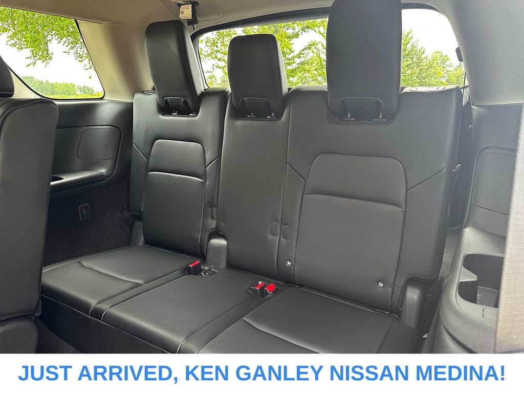 2024 Nissan Pathfinder SL