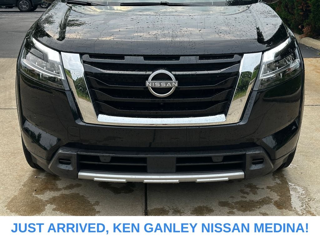 2024 Nissan Pathfinder SL