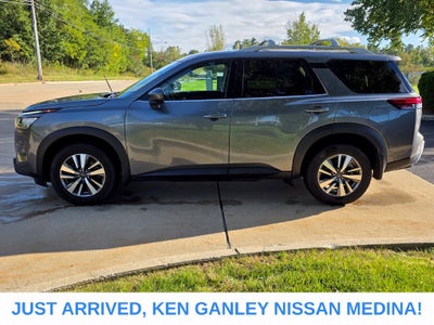 2024 Nissan Pathfinder SL
