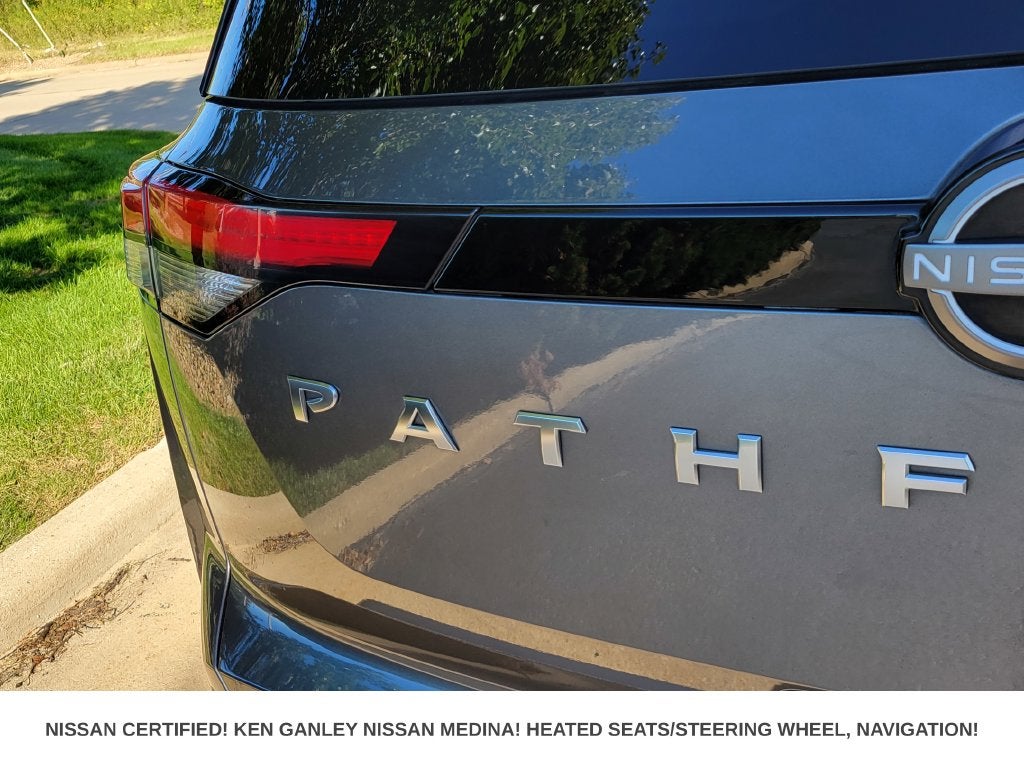 2024 Nissan Pathfinder SL