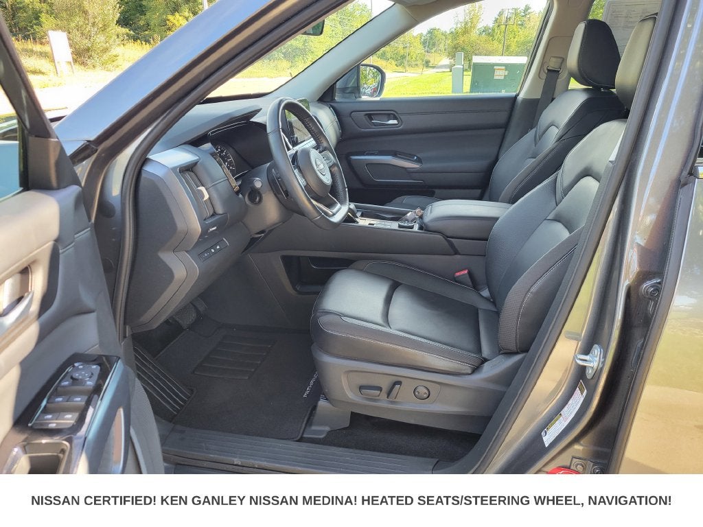 2024 Nissan Pathfinder SL
