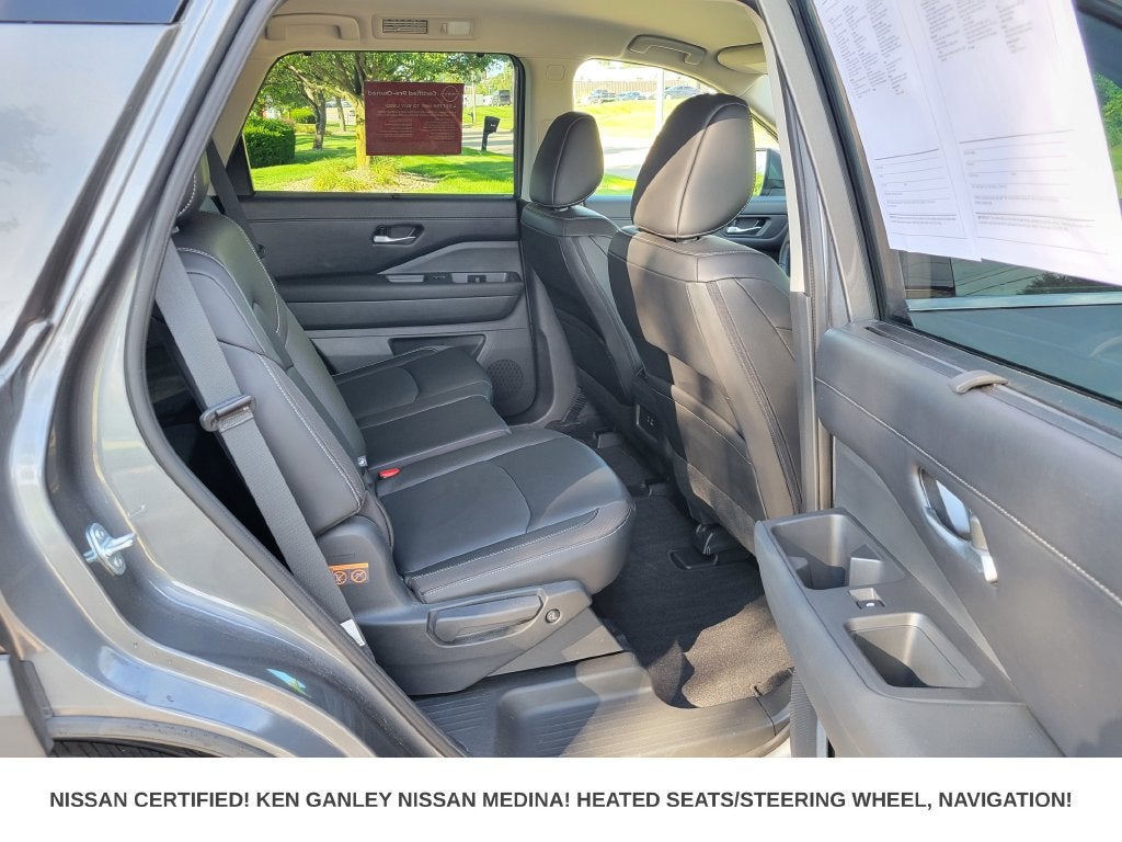 2024 Nissan Pathfinder SL