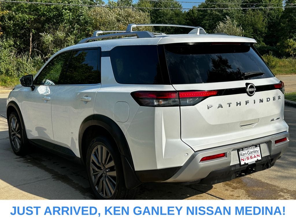 2025 Nissan Pathfinder SL