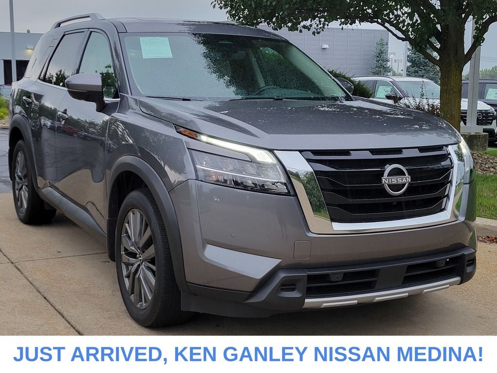 2024 Nissan Pathfinder SL