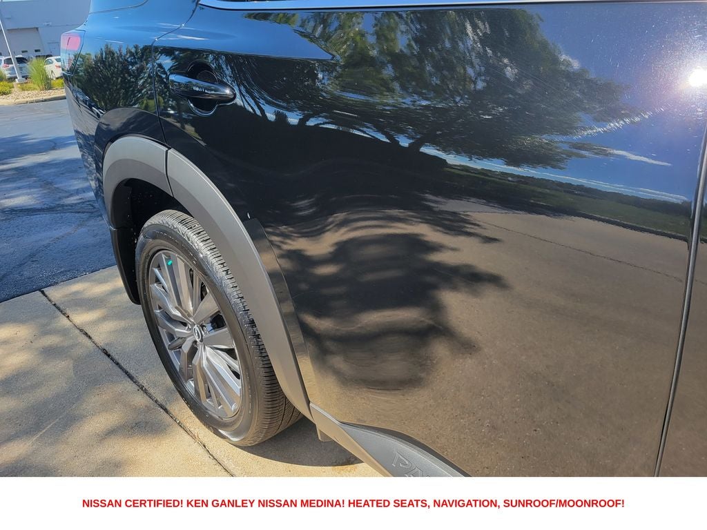 2025 Nissan Pathfinder SL