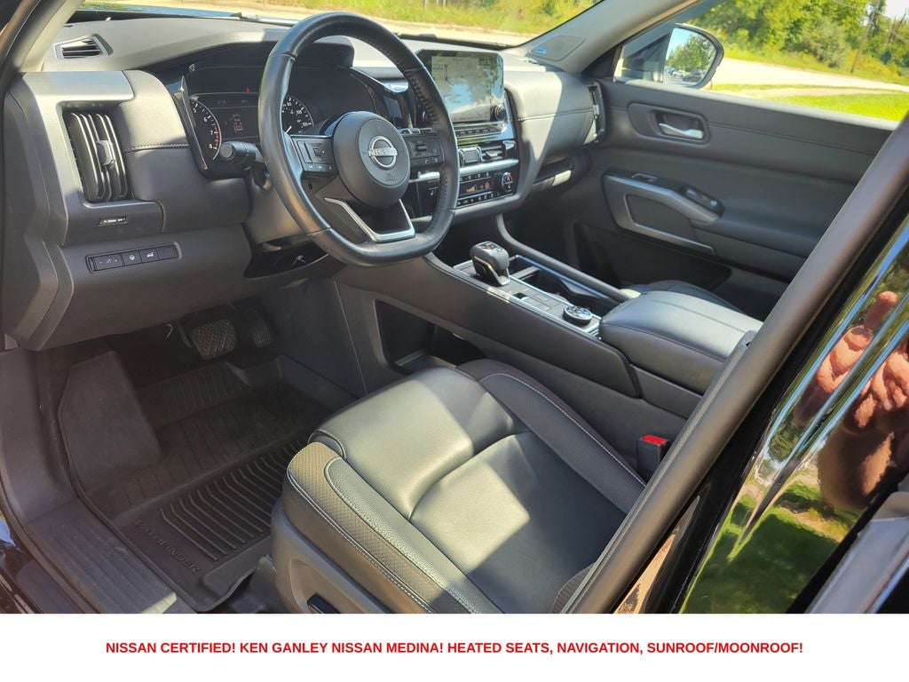 2025 Nissan Pathfinder SL