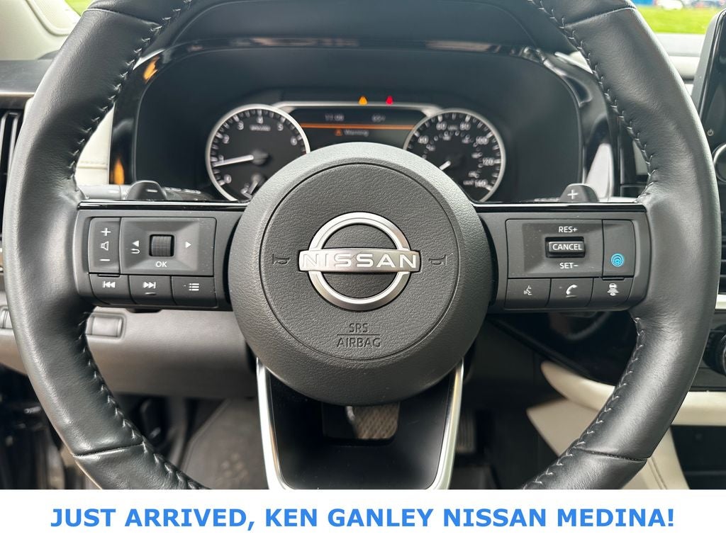 2023 Nissan Pathfinder SL