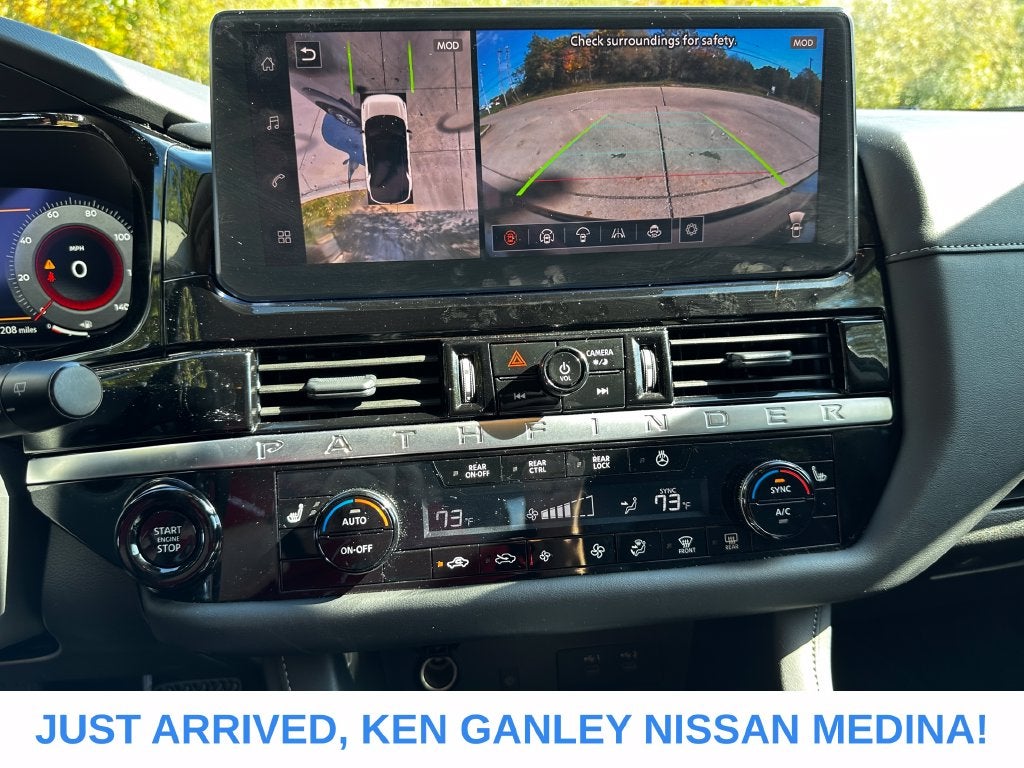 2026 Nissan Pathfinder SL