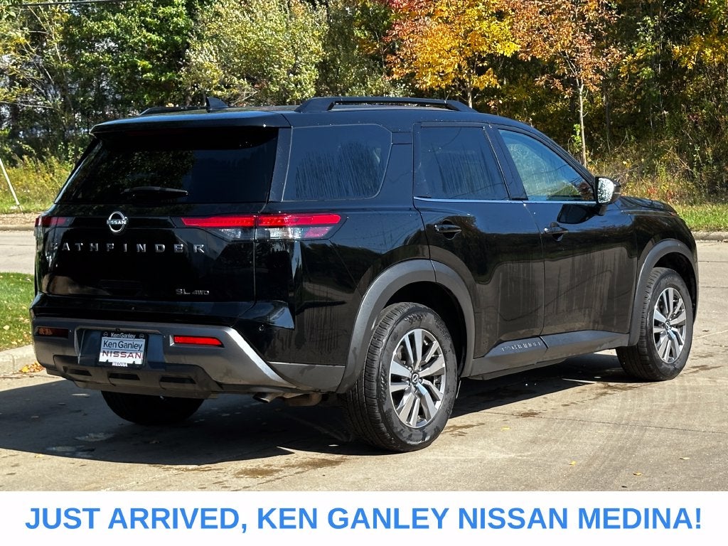 2026 Nissan Pathfinder SL