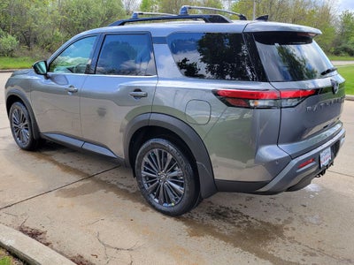 2026 Nissan Pathfinder SL