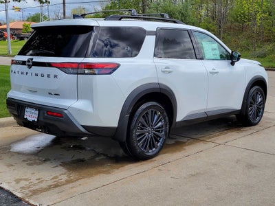 2026 Nissan Pathfinder SL