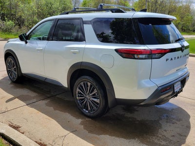 2026 Nissan Pathfinder SL