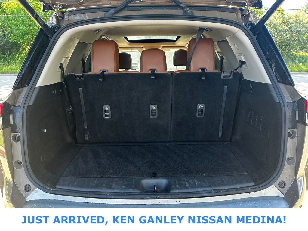 2024 Nissan Pathfinder Platinum