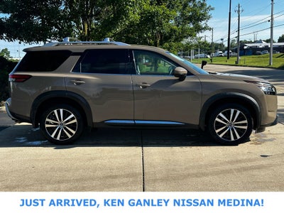 2024 Nissan Pathfinder Platinum