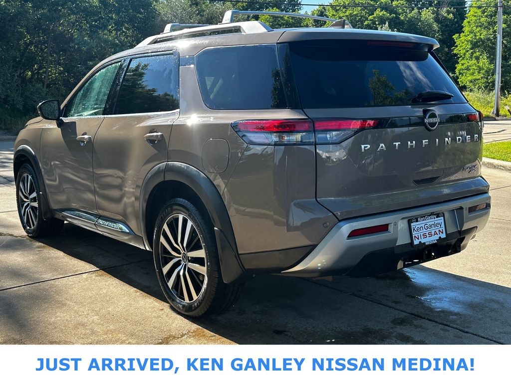 2024 Nissan Pathfinder Platinum
