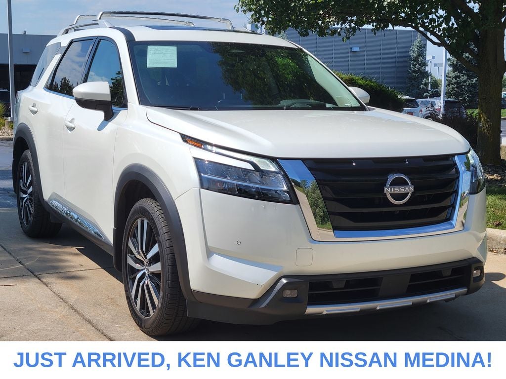 2024 Nissan Pathfinder Platinum
