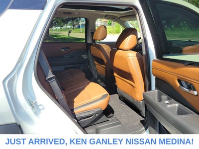 2024 Nissan Pathfinder Platinum