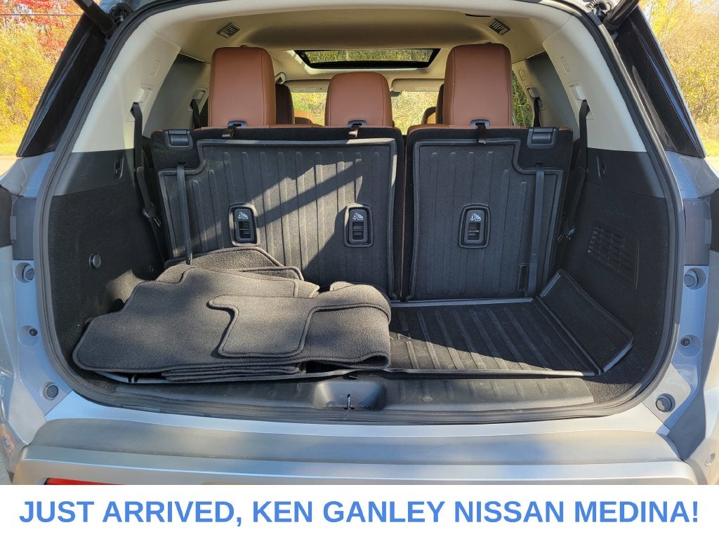 2023 Nissan Pathfinder Platinum