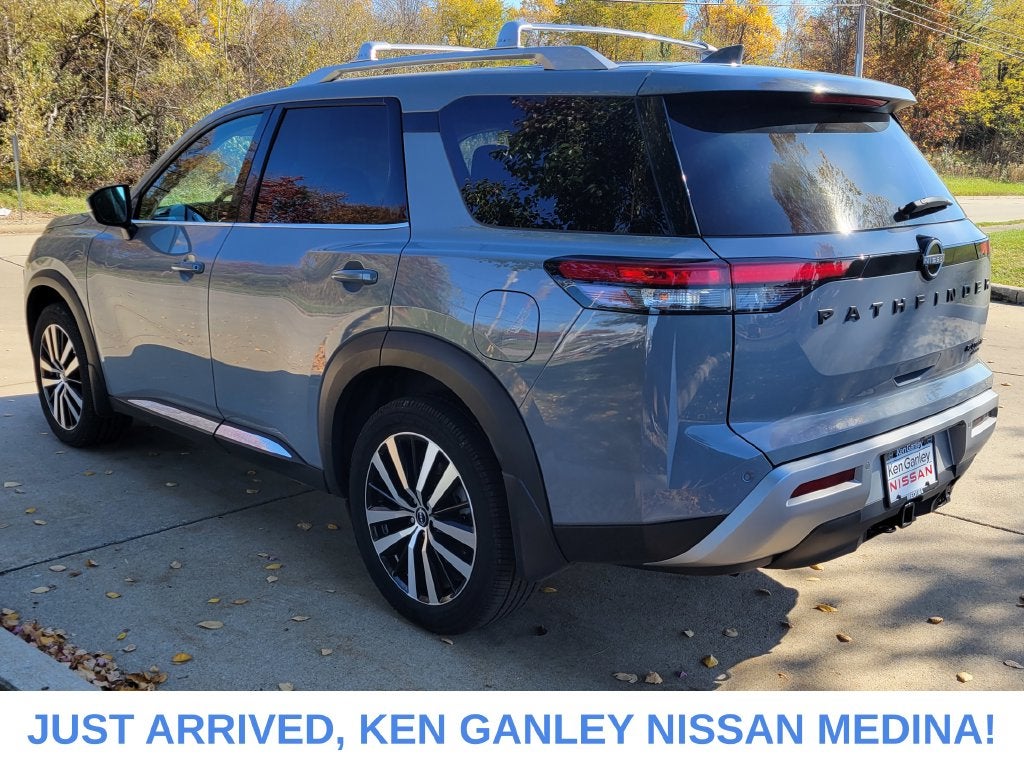 2023 Nissan Pathfinder Platinum