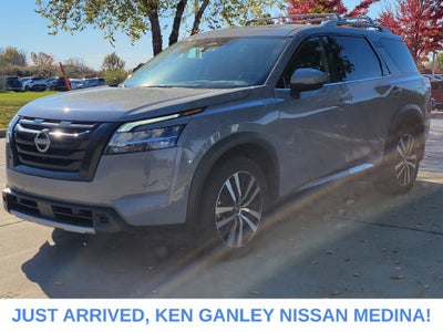 2023 Nissan Pathfinder Platinum