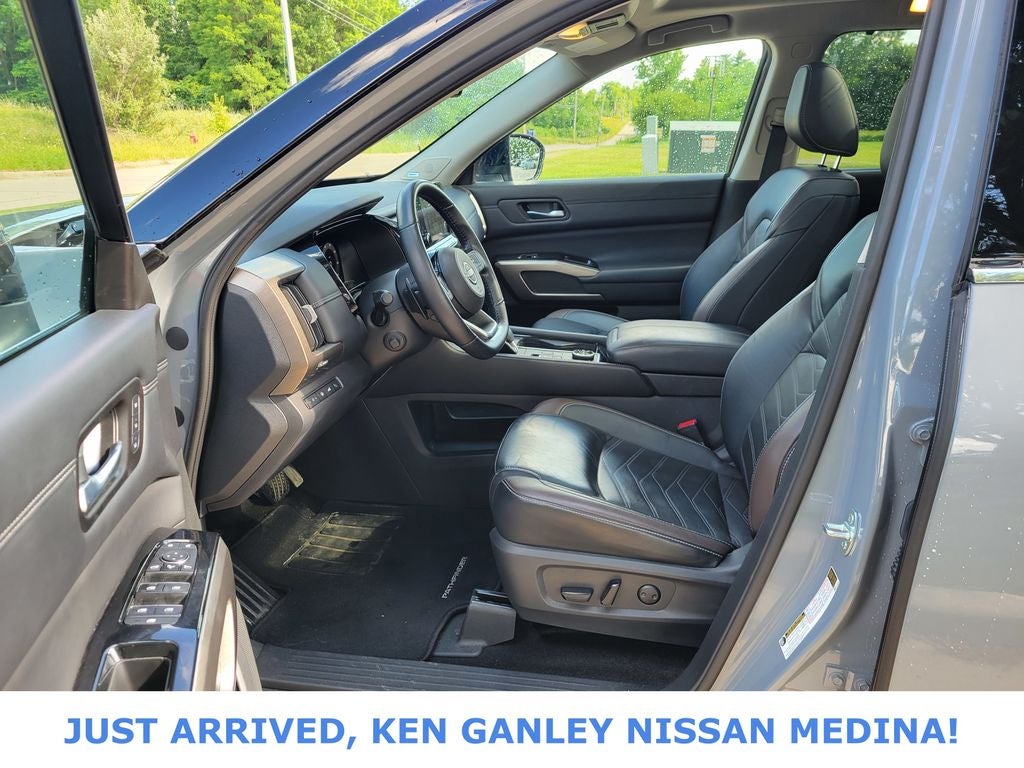 2023 Nissan Pathfinder Platinum
