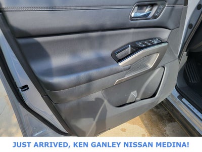 2023 Nissan Pathfinder Platinum