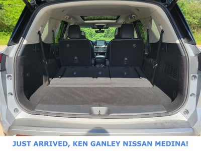 2023 Nissan Pathfinder Platinum