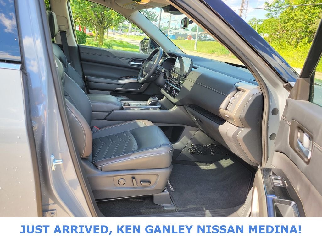 2023 Nissan Pathfinder Platinum