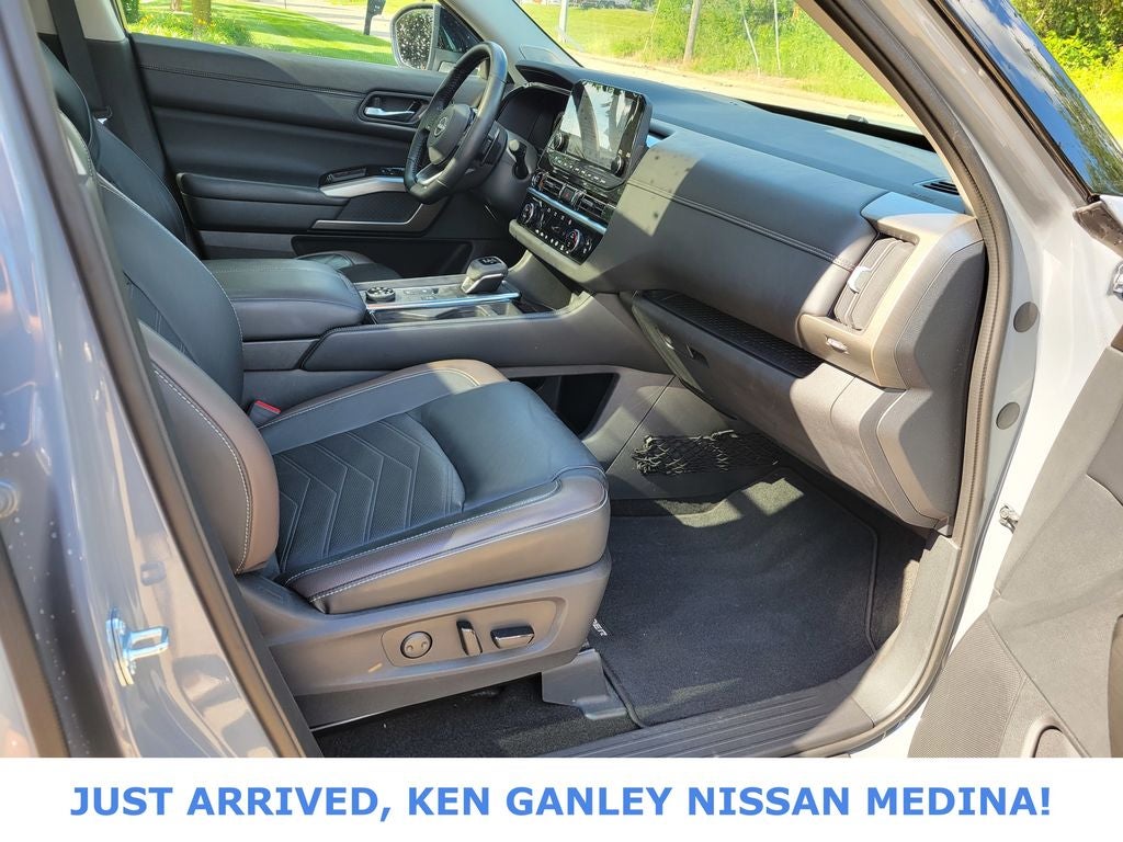 2023 Nissan Pathfinder Platinum
