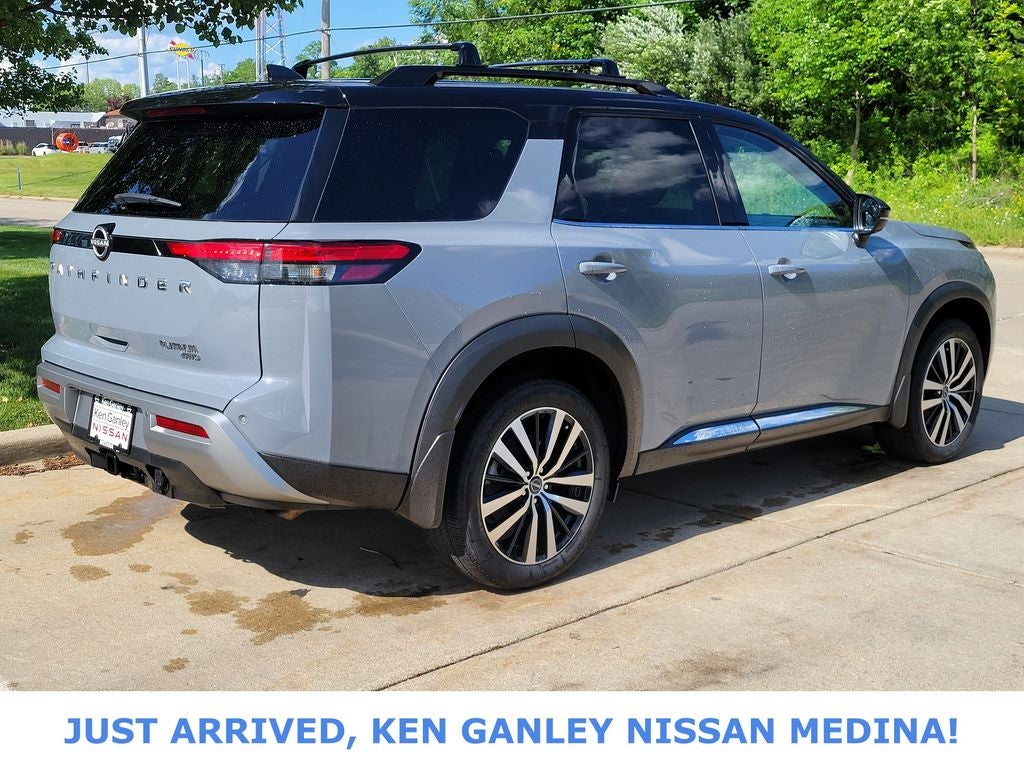 2023 Nissan Pathfinder Platinum