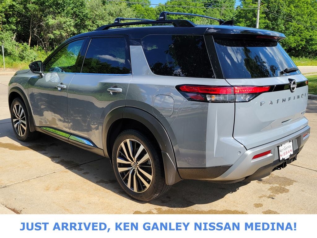 2023 Nissan Pathfinder Platinum