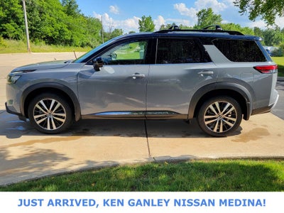 2023 Nissan Pathfinder Platinum