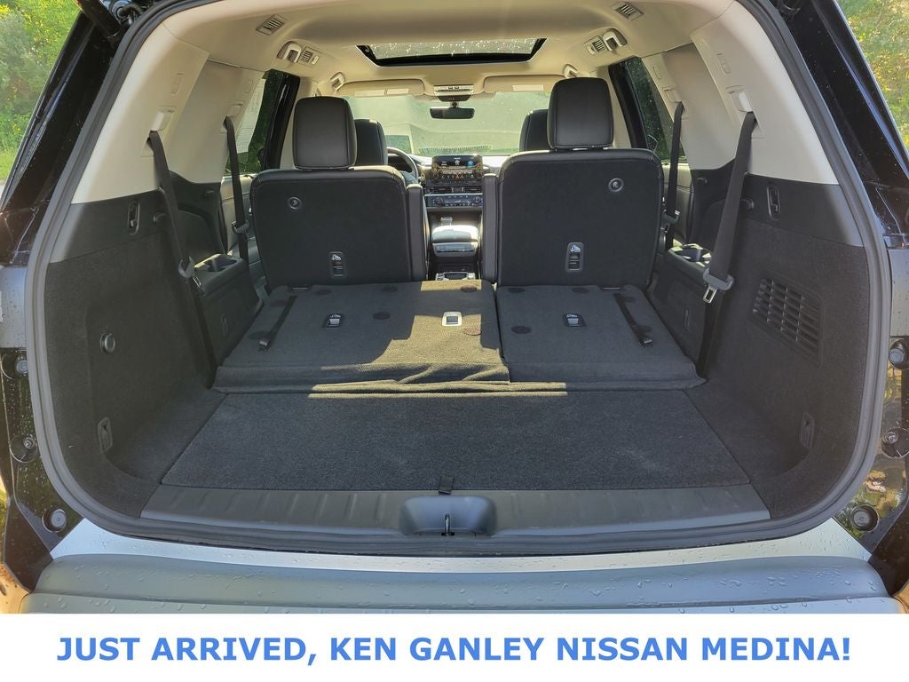 2025 Nissan Pathfinder Platinum