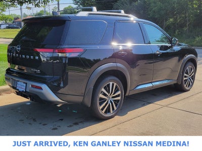 2025 Nissan Pathfinder Platinum