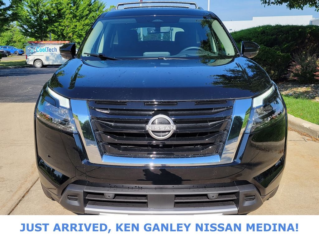 2025 Nissan Pathfinder Platinum