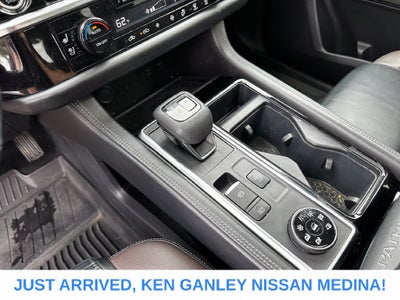 2022 Nissan Pathfinder Platinum