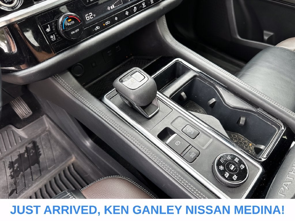 2022 Nissan Pathfinder Platinum