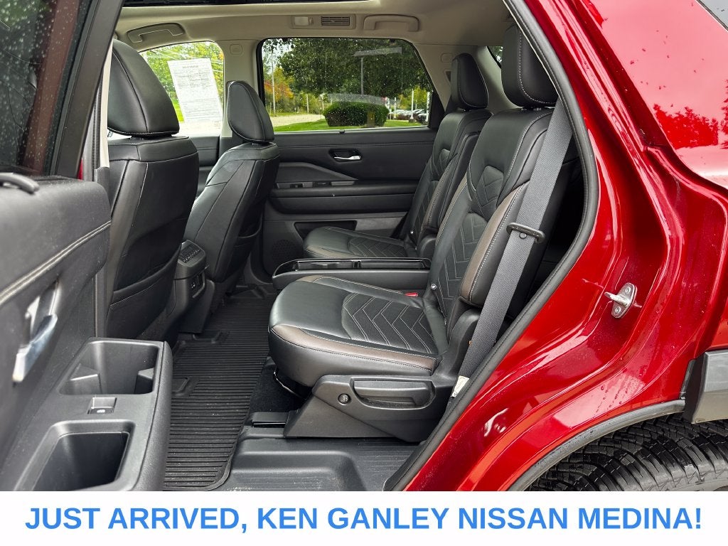 2022 Nissan Pathfinder Platinum