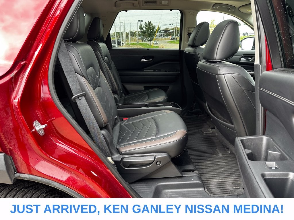2022 Nissan Pathfinder Platinum