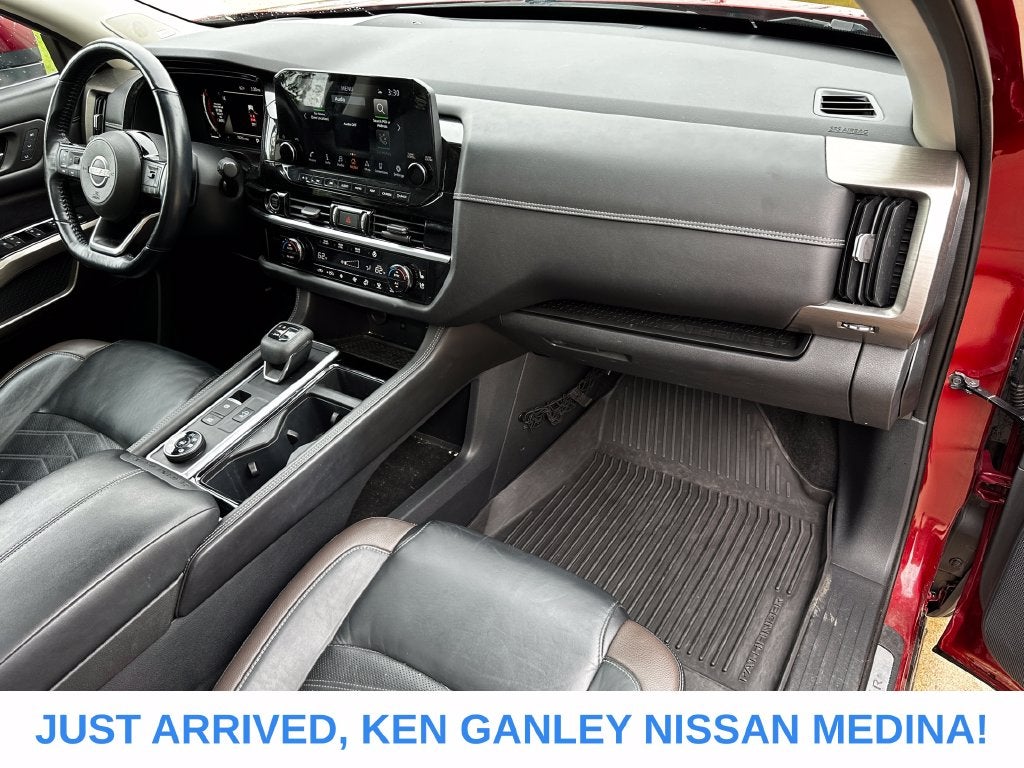 2022 Nissan Pathfinder Platinum