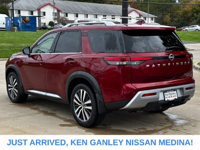 2022 Nissan Pathfinder Platinum