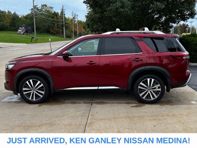2022 Nissan Pathfinder Platinum
