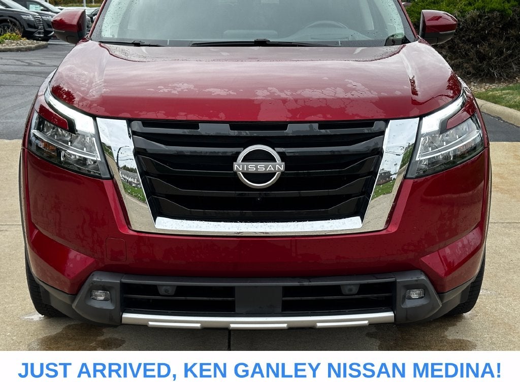 2022 Nissan Pathfinder Platinum